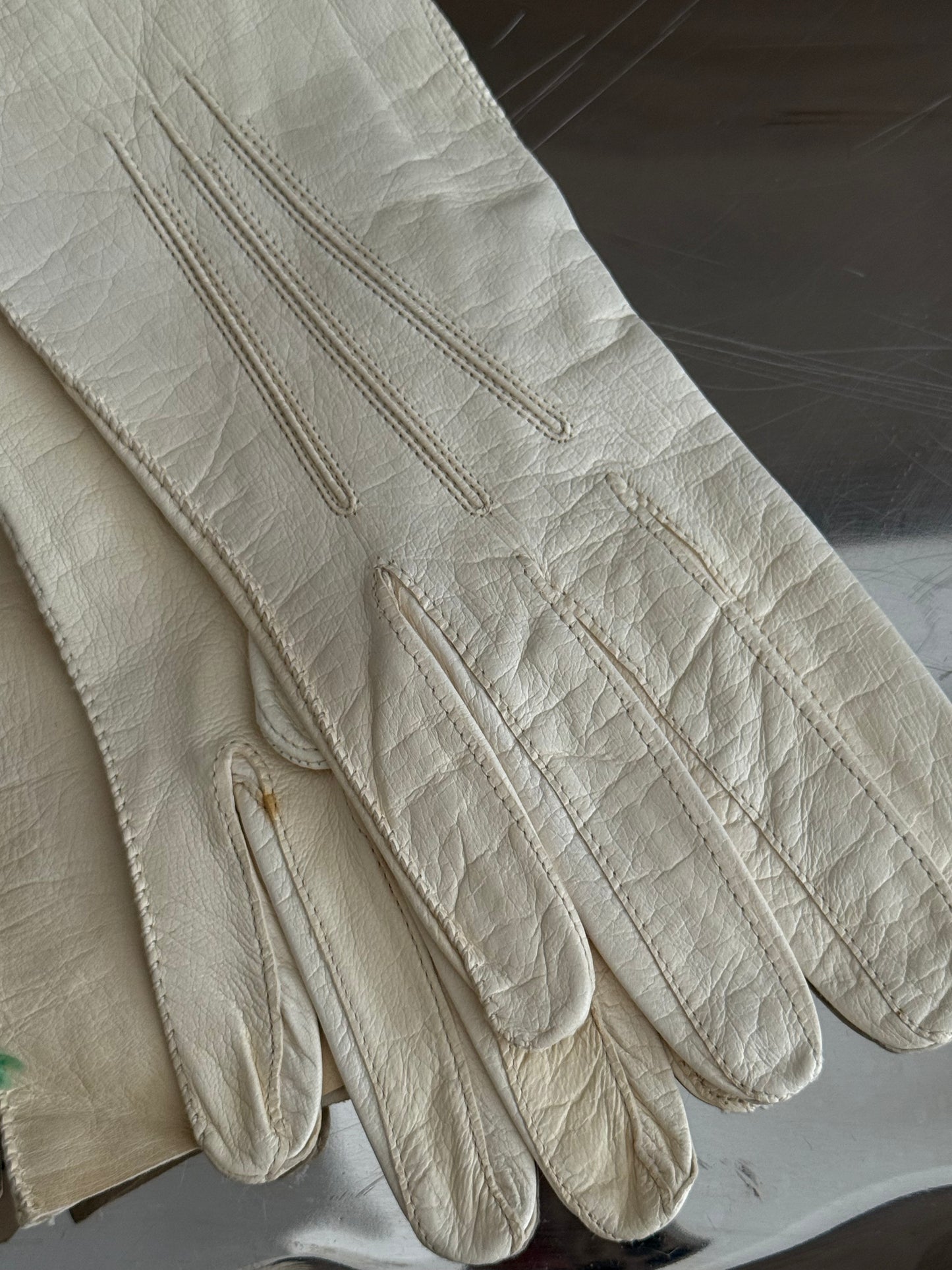 Ari's of Paris Leather Gloves