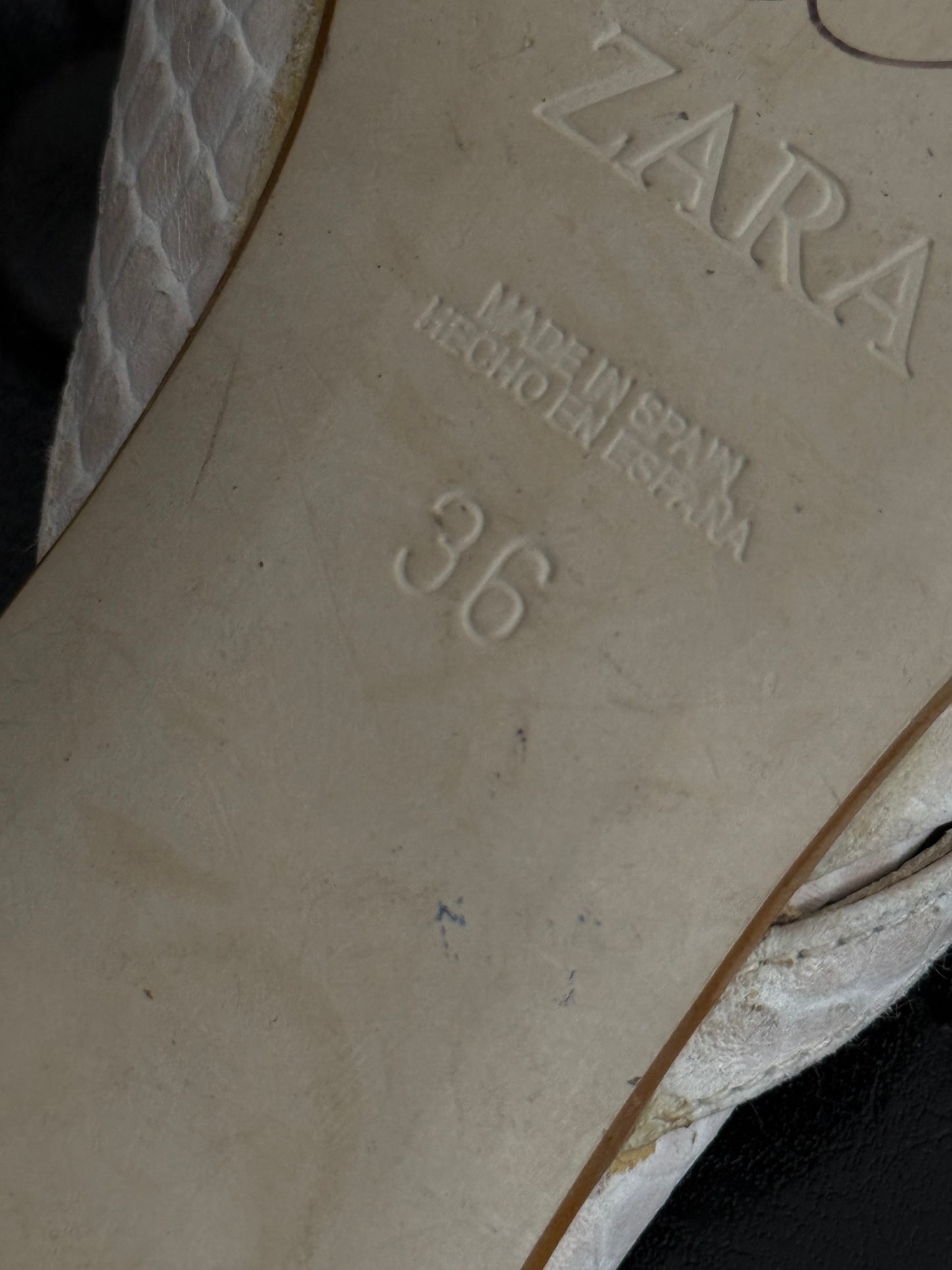 Zara Croc-Embossed White Leather Block Heel Mules — Y2K
